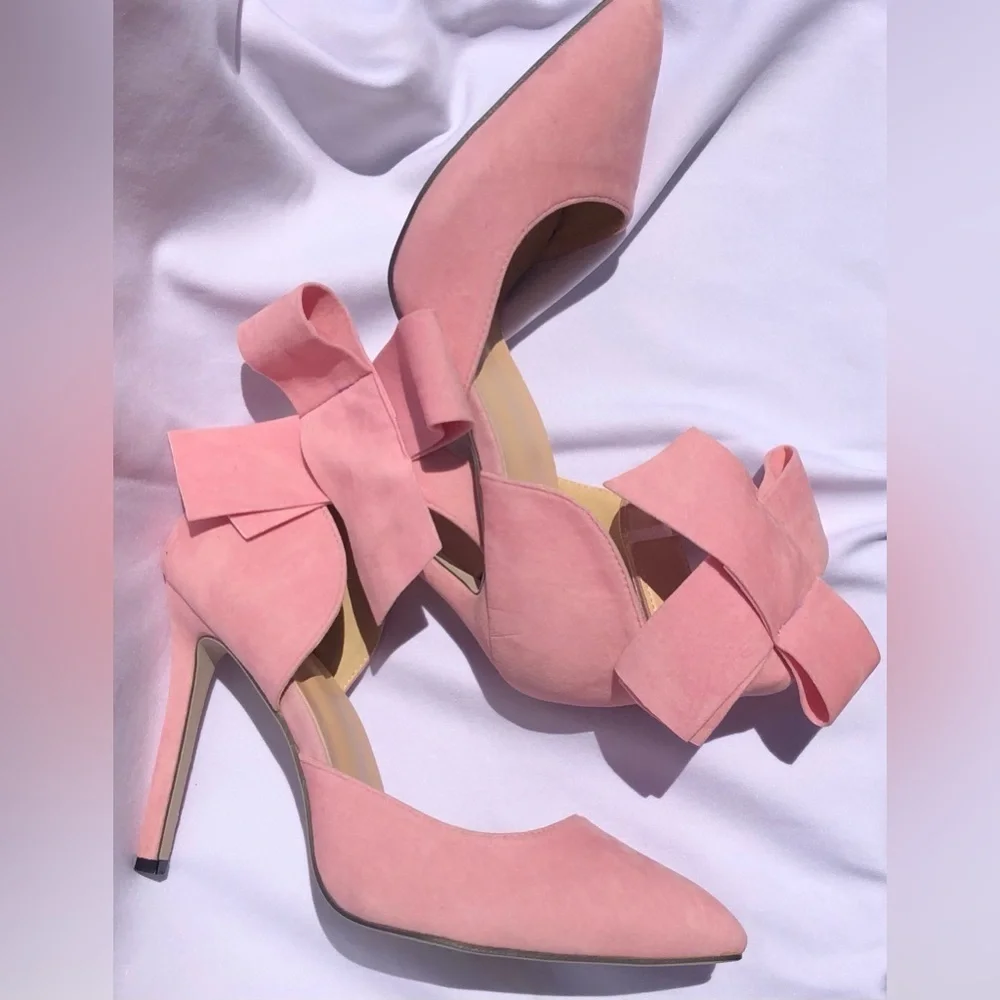 MM July, size 42, size 11 pink 4.5 inch heels, velvet like material. Bow strap - Picture 2 of 16